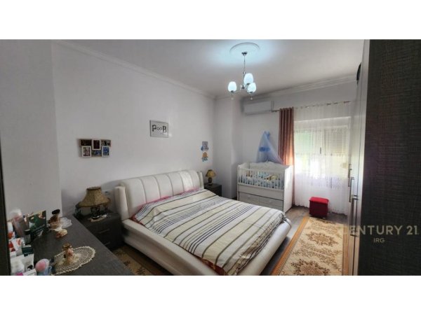 Tirane, jepet me qera apartament 2+1 Kati 2, 74 m² 400 € 