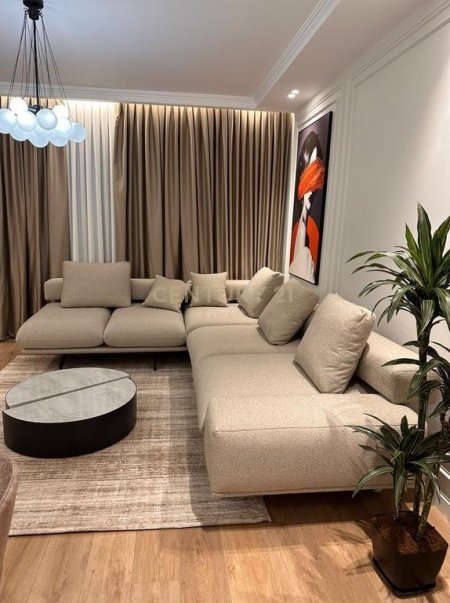 Tirane, jepet me qera apartament 2+1+Aneks+Ballkon Kati 4, 120 m² 1.200 €