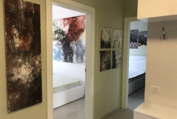 Tirane, jepet me qera apartament 2+1+Ballkon Kati 4, 78 m² 1.000 € (STADIUMI DINAMO)