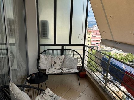 Tirane, jepet me qera apartament 2+1+Ballkon Kati 7, 77 m² 750 € 