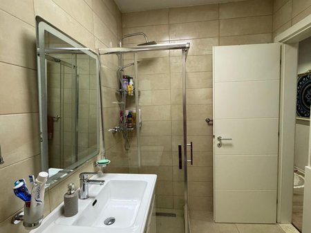 Tirane, jepet me qera apartament 2+1+Ballkon Kati 7, 77 m² 750 € 