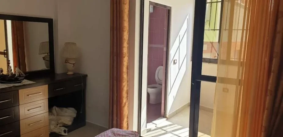 Tirane, jepet me qera apartament 2+1+Ballkon Kati 1, 90 m² 450 € (idriz dollaku)