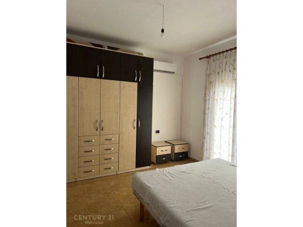 Shqiperi, jepet me qera apartament 2+1 Kati 3, 85 m² 550 € (21 Dhjetorit)