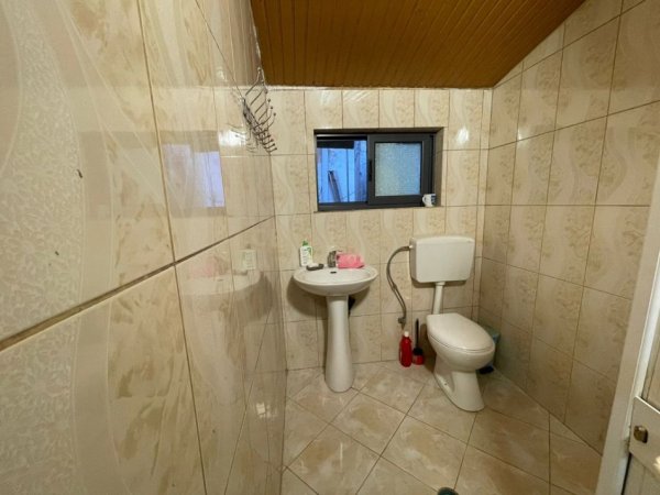 Tirane, jepet me qera apartament 1+1 Kati 1, 50 m² 350 €