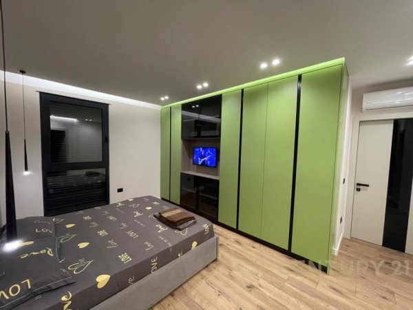 Tirane, jepet me qera apartament 2+1 Kati 9, 105 m² 1.400 € (Rezidenca Olimpik)