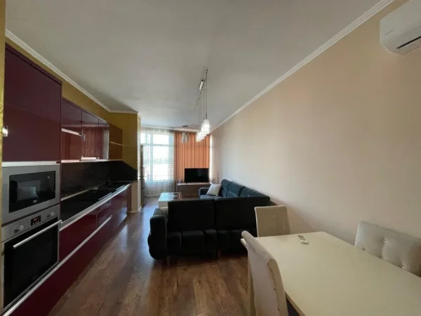 Tirane, jepet me qera apartament 2+1 Kati 2, 95 m² 420 € 