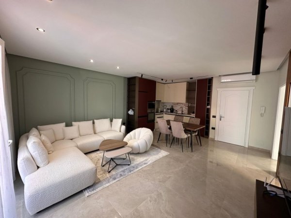 Tirane, jepet me qera apartament 2+1 Kati 4, 110 m² 750 €