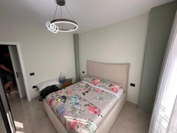 Tirane, jepet me qera apartament 2+1 Kati 4, 110 m² 750 €