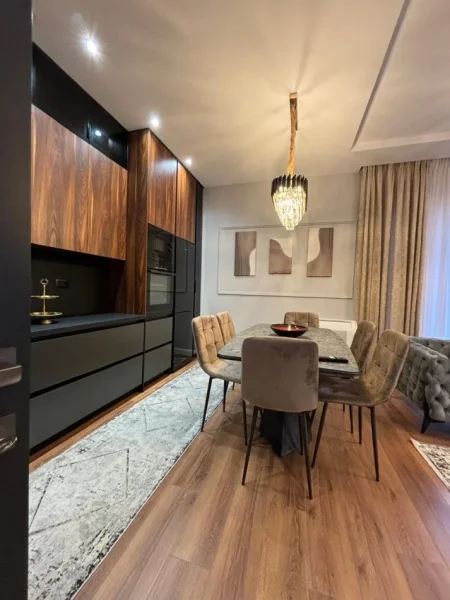 Tirane, shitet apartament 2+1 , 108 m² (teg)