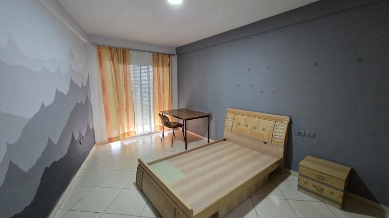 Tirane, jap me qera apartament 2+1+Ballkon Kati 6, 110 m² 450 € (Rruga Kongresi Manastirit)