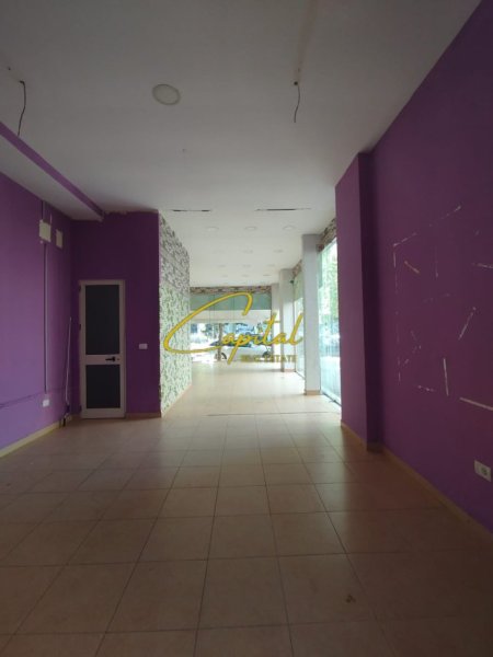 Tirane, jepet me qera ambjent biznesi Kati 0, 60 m² 400 € (YZBERISHT)