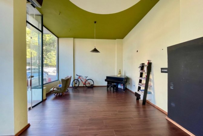Tirane, jepet me qera dyqan Kati 0, 75 m² 700 € (QYTET STUDENTI)