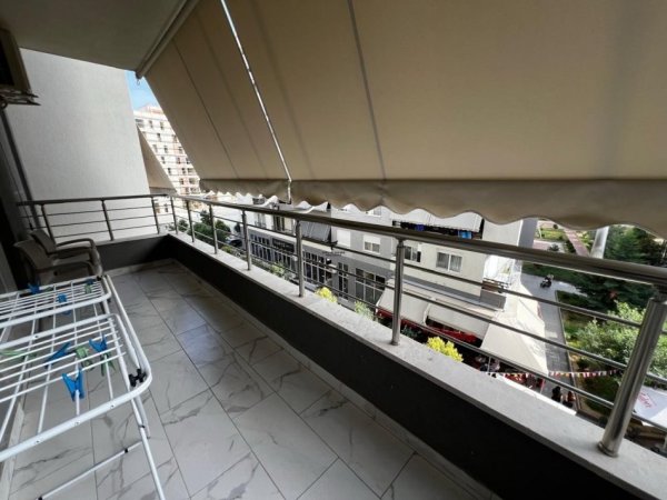 Tirane, jepet me qera apartament 1+1 Kati 3, 75 m² 850 € (KOMUNA E PARISIT)