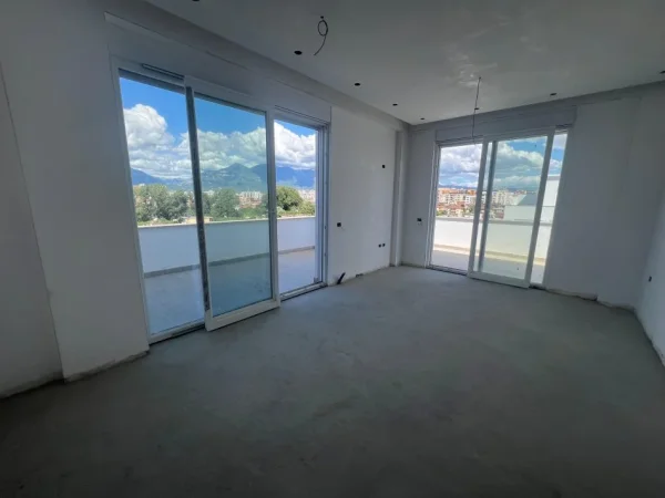 Tirane, shitet apartament+verande | Penthouse 2+1+Ballkon Kati 5, 120 m² 137.000 € (Astir)