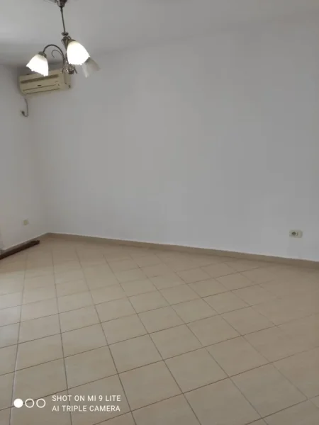 Tirane, shitet apartament 2+1+Ballkon Kati 4, 65 m² 103.000 € (niko avrami)