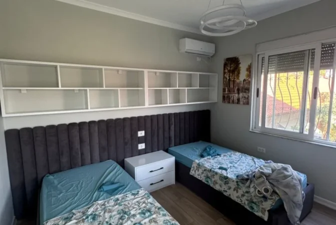 Tirane, jepet me qera apartament 3+1+Ballkon Kati 4, 100 m² 1.000 € (BULEVARDI BAJRAM CURRI)