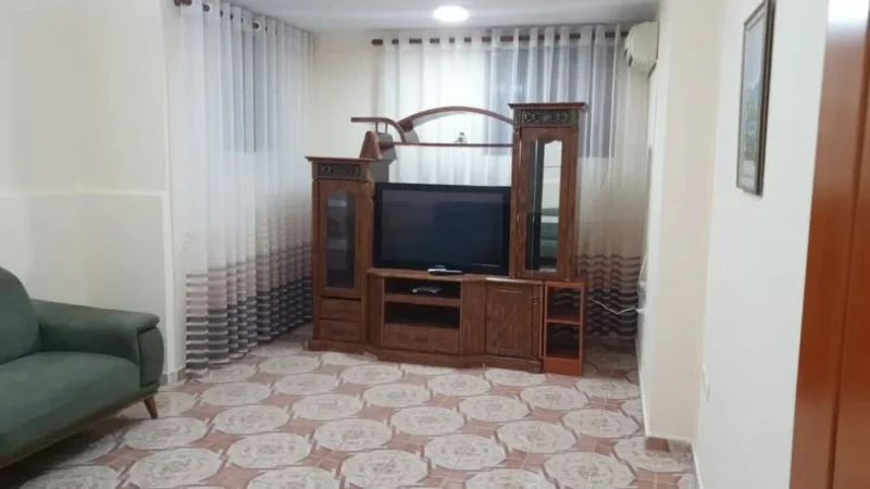 Tirane, jepet me qera apartament 2+1+Ballkon Kati 1, 70 m² 450 € (bogdaneve)