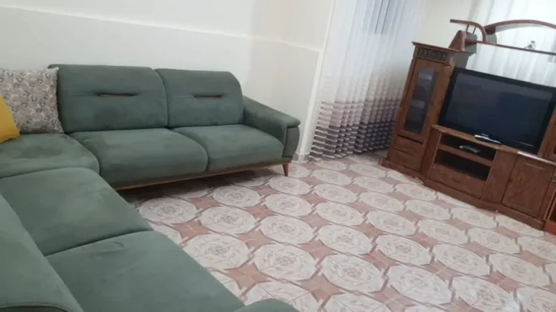 Tirane, jepet me qera apartament 2+1+Ballkon Kati 1, 70 m² 450 € (bogdaneve)