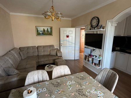Tirane, jepet me qera apartament 1+1 Kati 5, 57 m² 550 € 