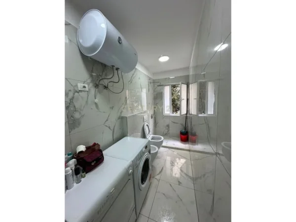 Tirane, shitet apartament 1+1 Kati 2, 68 m² 165.000 € 