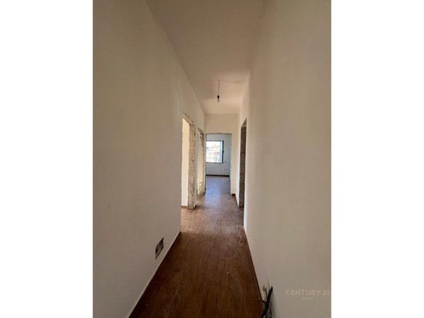 Tirane, shitet apartament 3+1 Kati 4, 119 m² 130.900 € 