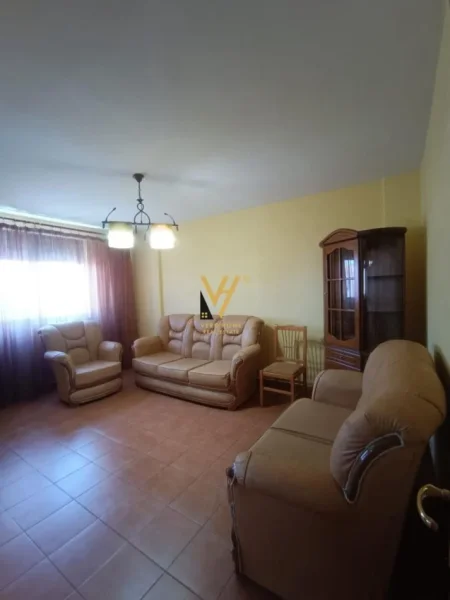 Tirane, jepet me qera apartament 1+1+Ballkon Kati 6, 70 m² 550 € (ISH PARKU)