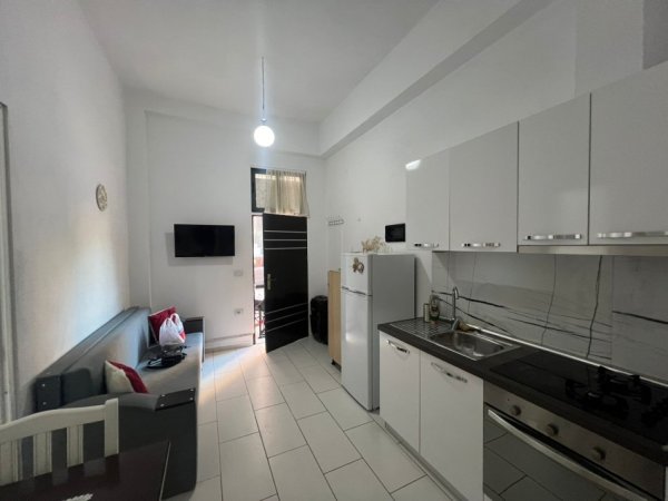 Tirane, jepet me qera apartament 1+1 Kati 1, 50 m² 350 € (RRAPO HEKALI)