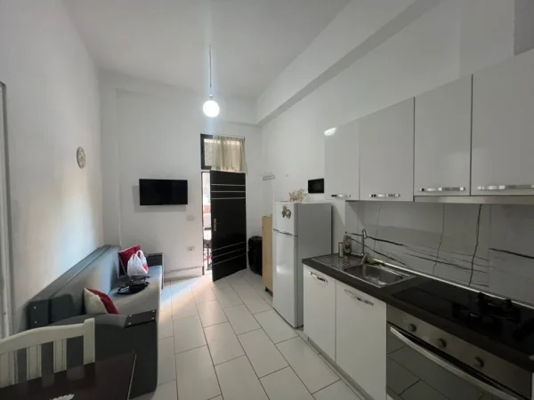 Tirane, jepet me qera apartament 1+1 Kati 1, 50 m² 350 € (RRAPO HEKALI)