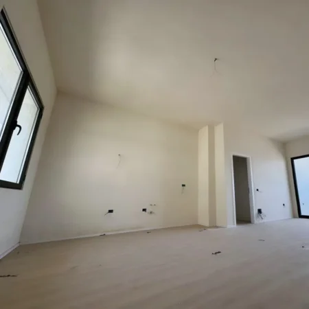 Tirane, shitet apartament 2+1 , 123 m² 279.000 € (vasil shanto)