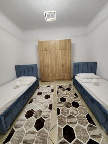 Tirane, jepet me qera apartament 1+1+Ballkon Kati 1, 80 m² 450 € (PASHO HYSA)