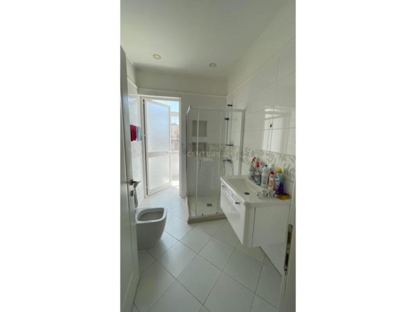 Tirane, jepet me qera zyre Kati 4, 110 m² 1.450 € (Sheshi Wilson)