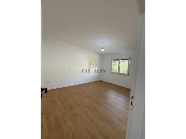 Tirane, shitet apartament 2+1 Kati 2, 72 m² 122.000 € (Ali Dem, Fax News)