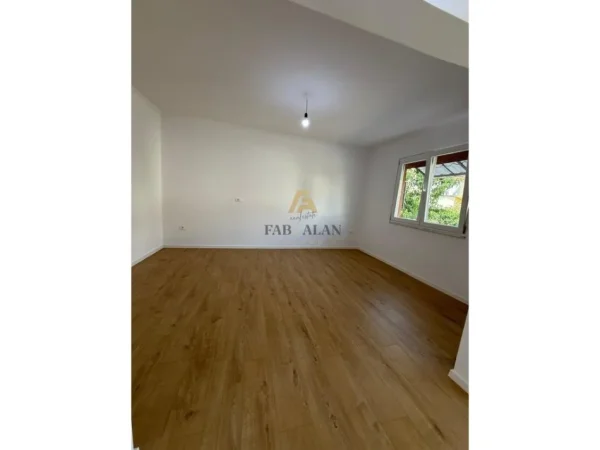 Tirane, shitet apartament 2+1 Kati 2, 72 m² 122.000 € (Ali Dem, Fax News)