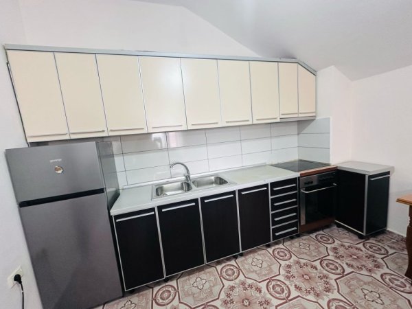 Tirane, jepet me qera apartament 2+1+Aneks+Ballkon Kati 3, 90 m² 400 € (don bosko)
