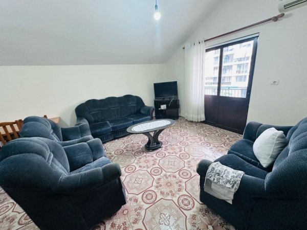 Tirane, jepet me qera apartament 2+1+Aneks+Ballkon Kati 3, 90 m² 400 € (don bosko)