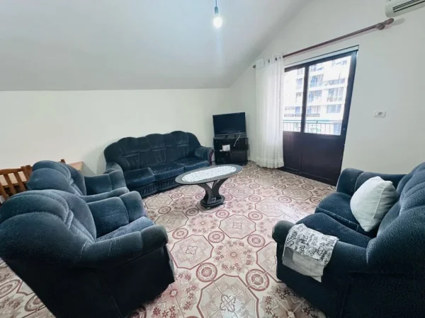 Tirane, jepet me qera apartament 2+1+Aneks+Ballkon Kati 3, 90 m² 400 € (don bosko)