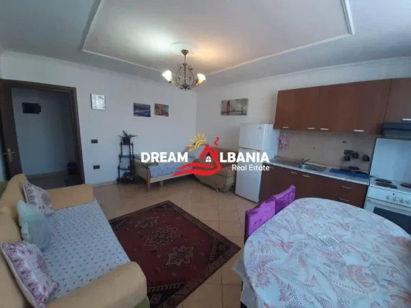 Tirane, jepet me qera apartament 1+1 Kati 3, 70 m² 500 € (prane Pediatrise Rr. KONGRESI I MANASTIRIT)