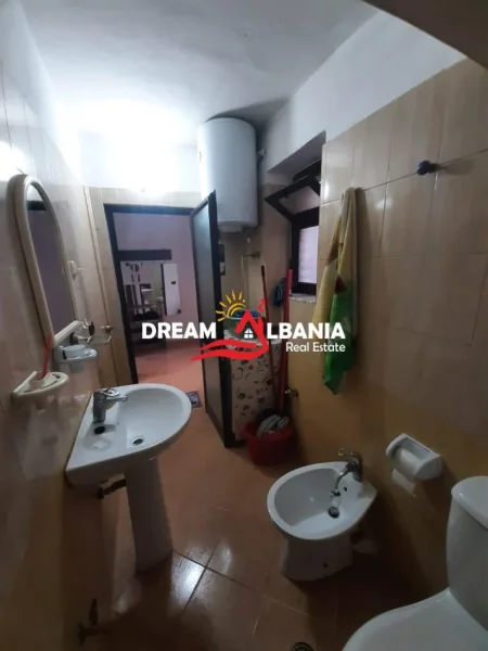 Tirane, jepet me qera apartament 1+1 Kati 3, 70 m² 500 € (prane Pediatrise Rr. KONGRESI I MANASTIRIT)