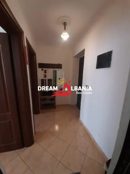 Tirane, jepet me qera apartament 1+1 Kati 3, 70 m² 500 € (prane Pediatrise Rr. KONGRESI I MANASTIRIT)