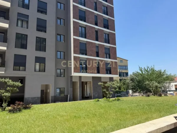 jepet me qera apartament 2+1 , 87 m² 550 €
