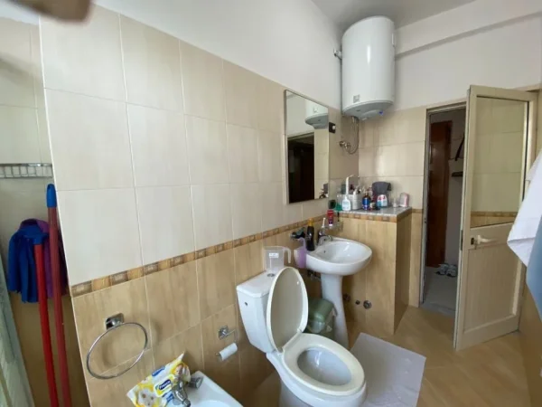 0683487469 Tirane, jepet me qera apartament 1+1 Kati 4, 50 m² 550 € (MYSLYM SHYRI)