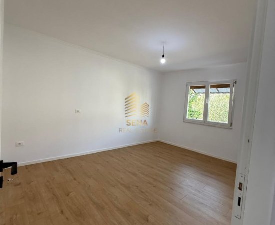 Tirane, shitet apartament 2+1+Ballkon Kati 2, 72 m² 122.000 € (Rruga Ali Demi)