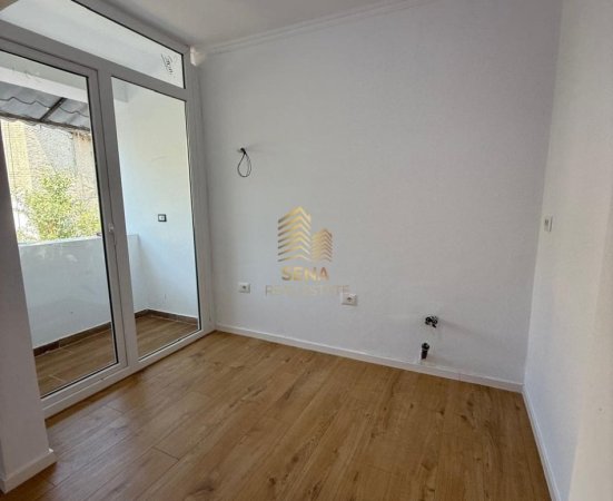Tirane, shitet apartament 2+1+Ballkon Kati 2, 72 m² 122.000 € (Rruga Ali Demi)
