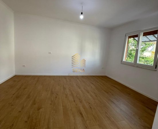Tirane, shitet apartament 2+1+Ballkon Kati 2, 72 m² 122.000 € (Rruga Ali Demi)