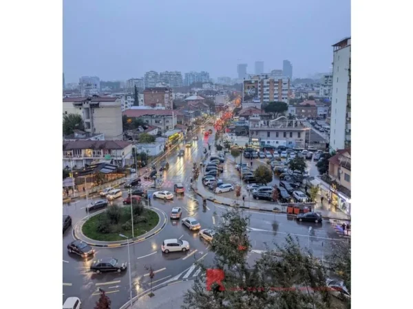 Tirane, shitet ambjent biznesi Kati 1, 275 m² 1.045.000 € (Prane Kristal Center)