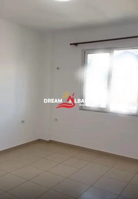 Tirane, jepet me qera apartament 1+1 Kati 5, 75 m² 350 € (Rruga 5 Maji, prane Concord Center)