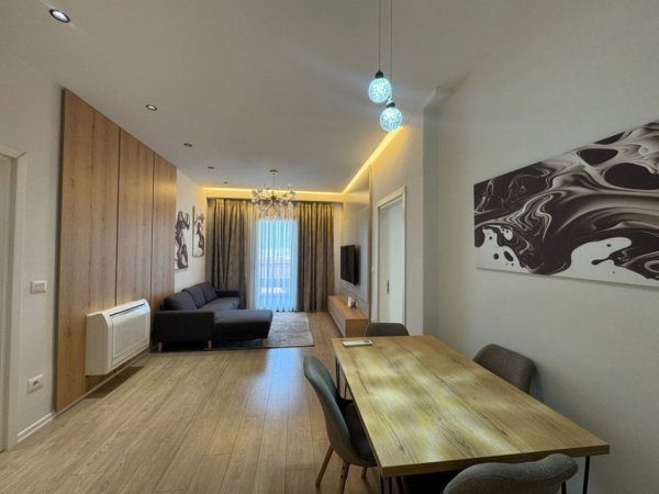 Tirane, jepet me qera apartament 2+1+Aneks+Ballkon Kati 18, 110 m² 1.500 € 