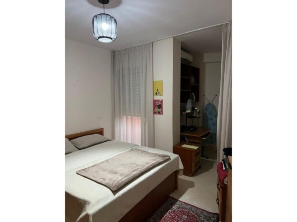 Tirane, jepet me qera apartament 1+1 Kati 8, 60 m² 700 € 