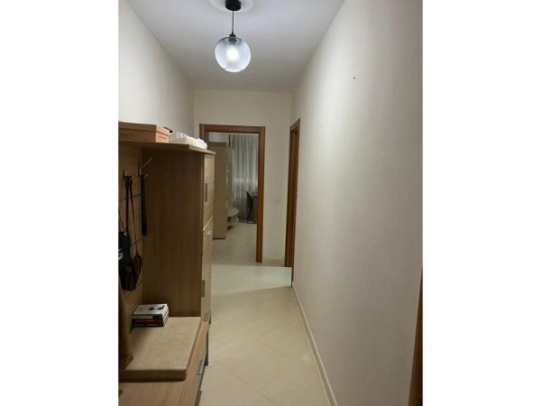 Tirane, jepet me qera apartament 1+1 Kati 8, 60 m² 700 € 