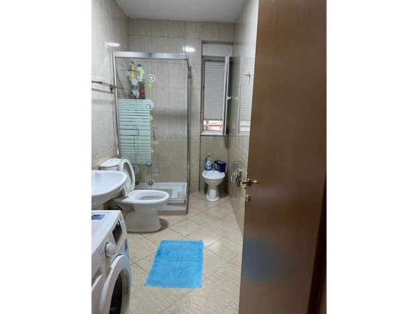 Tirane, jepet me qera apartament 1+1 Kati 8, 60 m² 700 € 